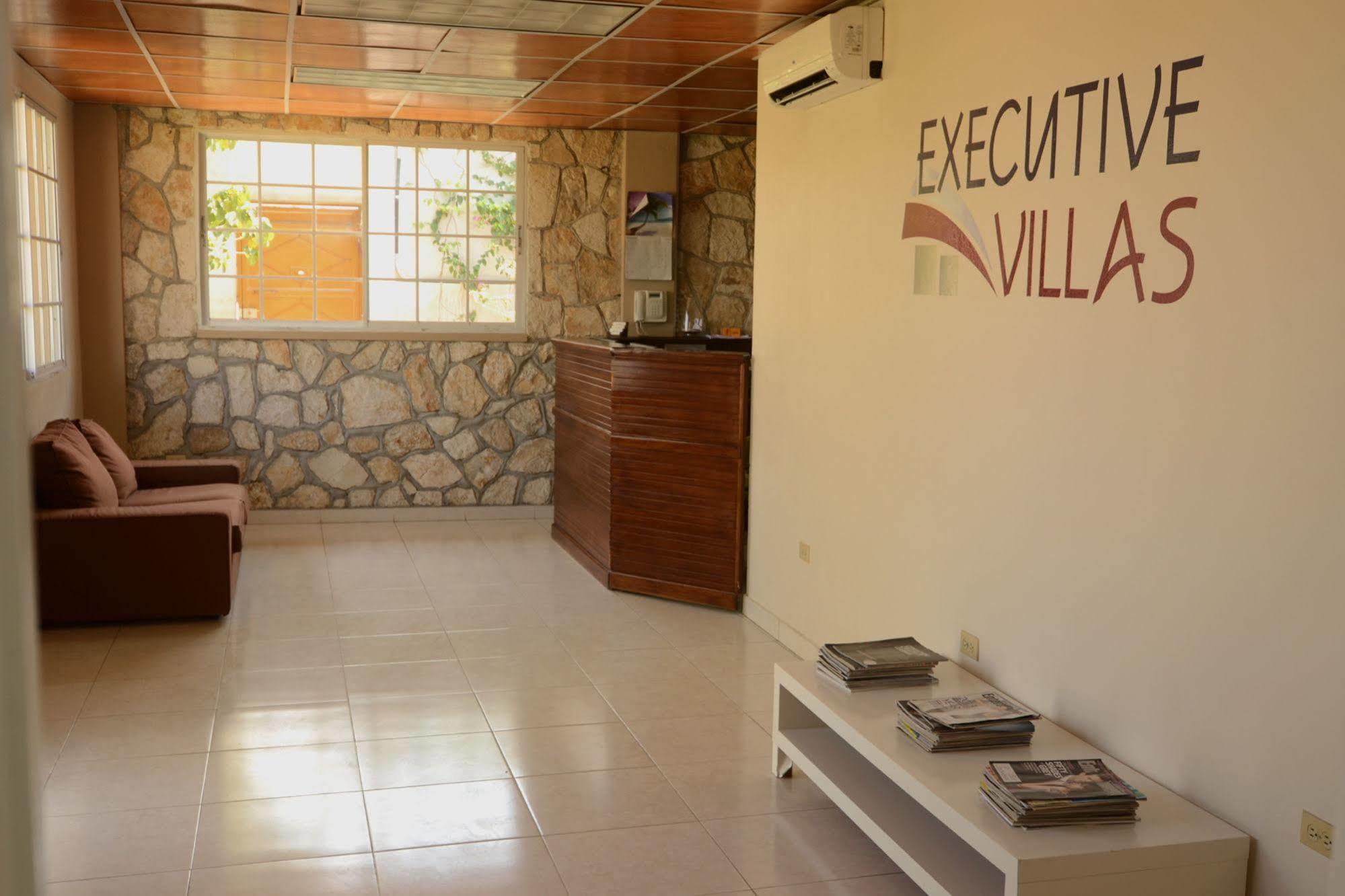 Executive Villas Port-au-Prince Exteriör bild